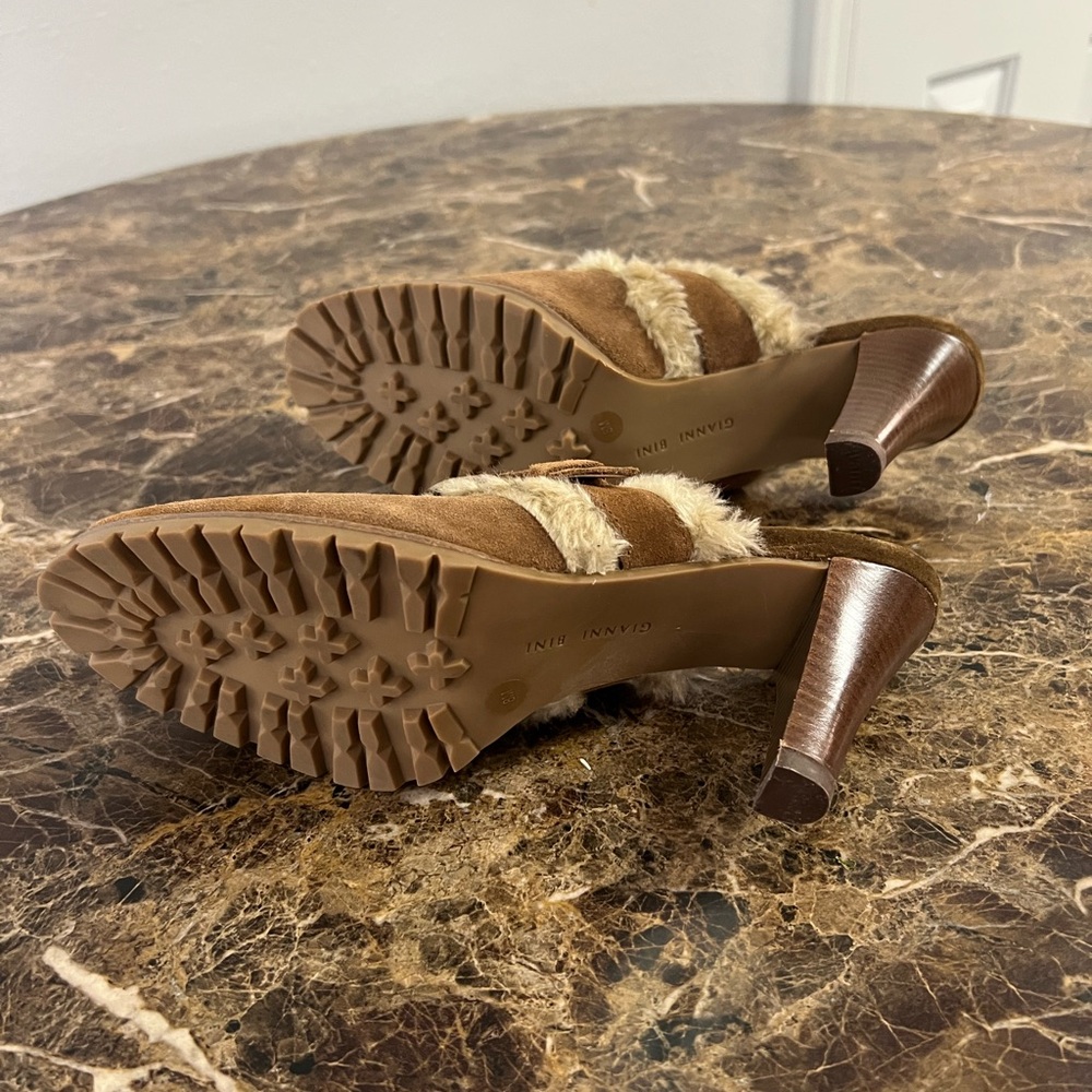 Gianni Bini Brown Suede Shearling Mule Heels Western Buckle Clog Size 8 - Picture 6 of 7